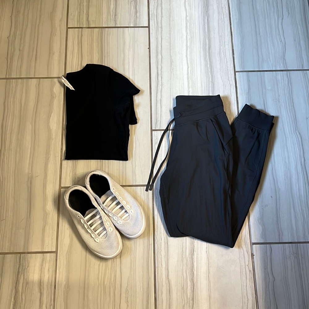 Lululemon v-neck black shirt 4